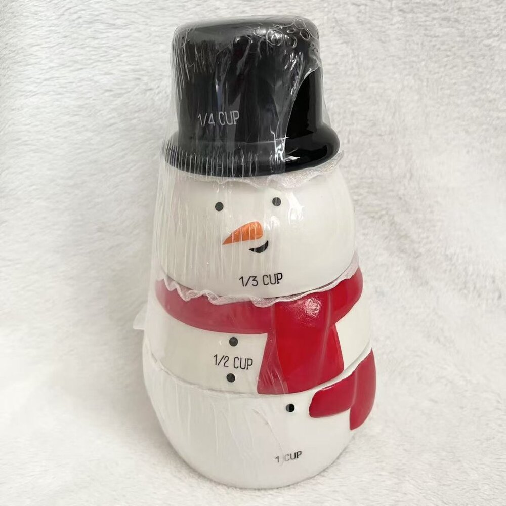 Target Bullseye’s Christmas Snow Man Ceramic Stacking Measuring Cups